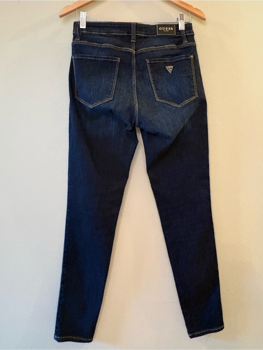 GUESS Dark Wash High Rise Skinny Jeans Classic Logo Size 29x29.